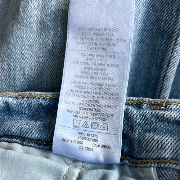 Hudson Jodie Pleated High-Rise Wide-Leg Jeans - Picture 6 of 6